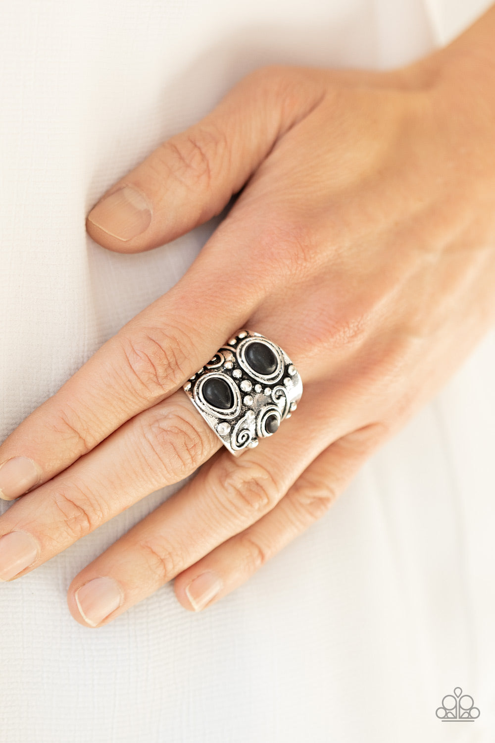 Modern Mountain Ranger Ring Black